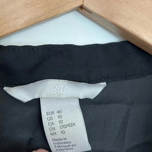 5/20$ Black V-Neck 3/4 Sleeve Button Down Shirt - Picture 4 of 8